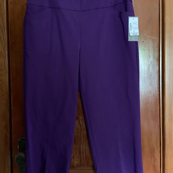 NWT Christopher and Banks size 10 Signature Slimming purple capris - Picture 1 of 4